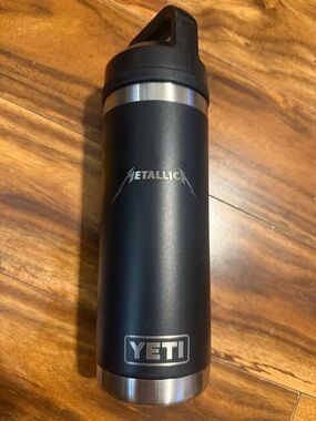 EXCLUSIVE!!Yeti Black Insulated Bottle with Metallica Logo